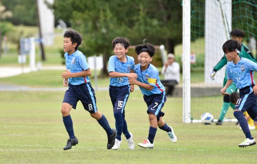 練習に取り組むクレフィオ山口FCジュニアの選手たち